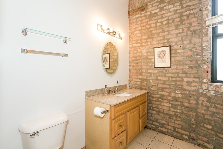 More Photos Of 716 E 47th St, Chicago Loft Creative Space For Sale