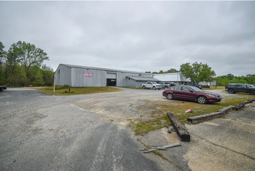 Primary Photo Of 16487 Sawmill Rd, Moundville Manufacturing For Sale