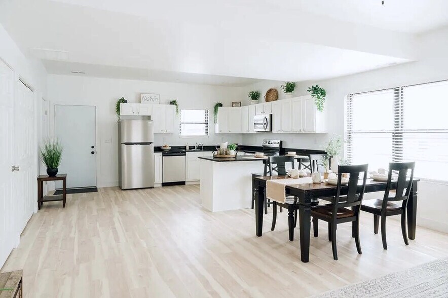 More Photos Of 1124 Winton Pl, Springfield Apartments For Sale