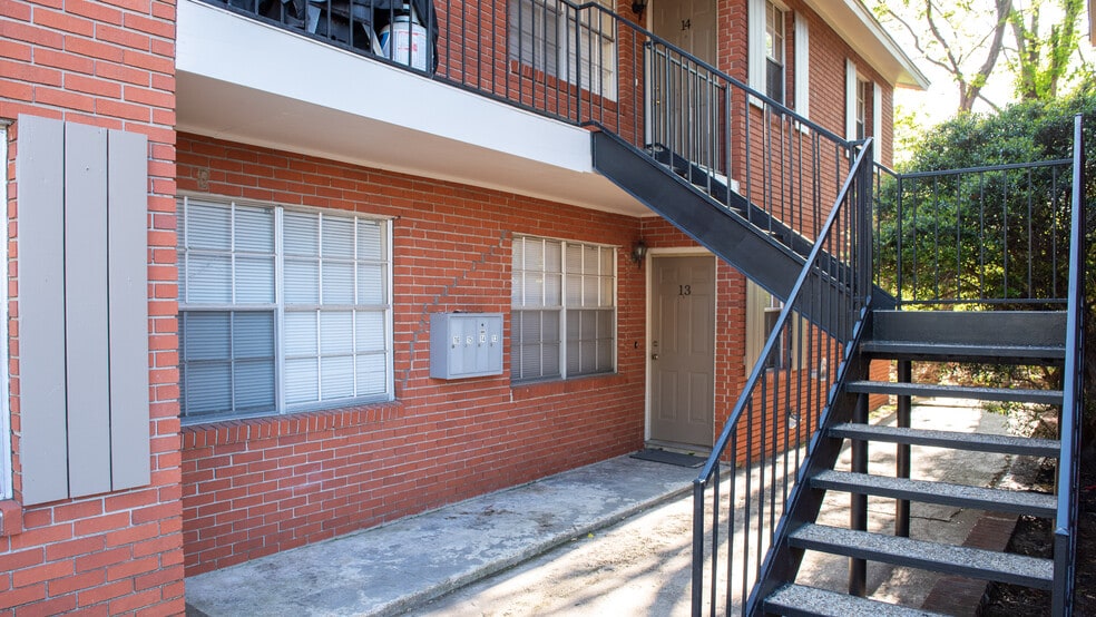 More Photos Of 2008 Oak Grove Rd, Hattiesburg Apartments For Sale