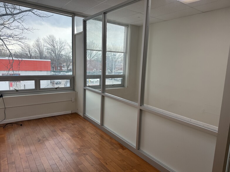 More Photos Of 20925-20945 Northern Blvd, Bayside Storefront Retail Office For Lease