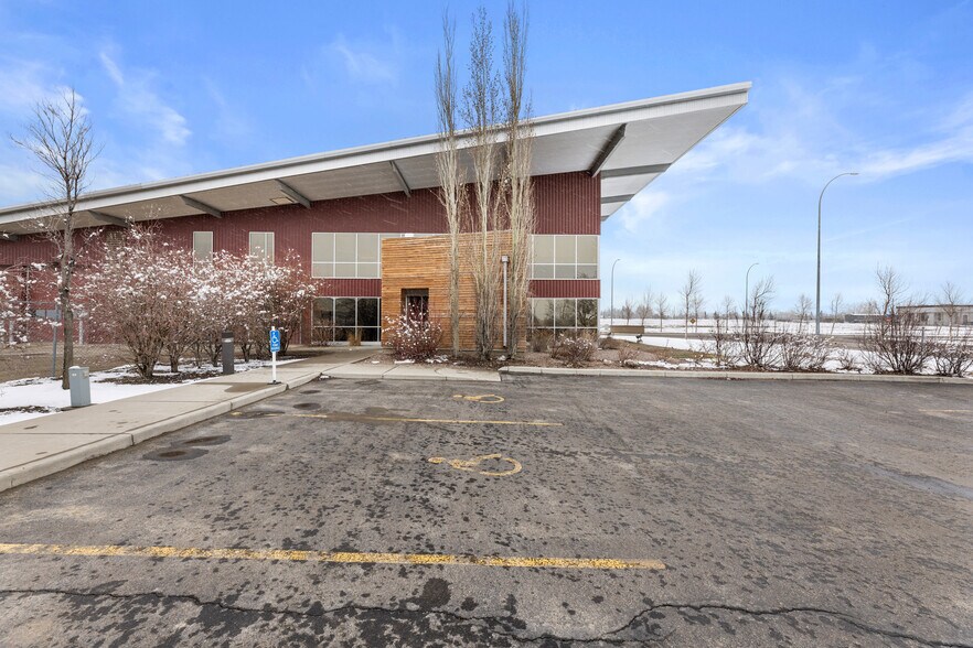 More Photos Of 261211 Wagon Wheel Way, Rocky View No 44 Light Manufacturing For Sale