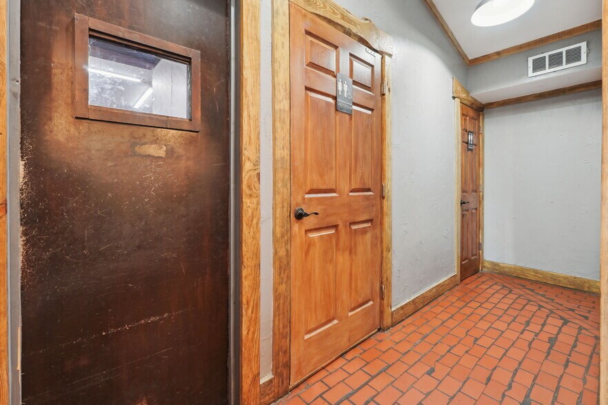 More Photos Of 100 Covered Bridge Rd, Euharlee Restaurant For Sale