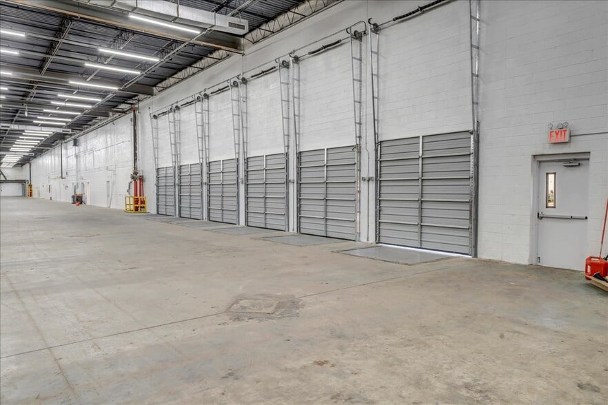 More Photos Of 206 Mathews St, Barnesville Distribution For Lease