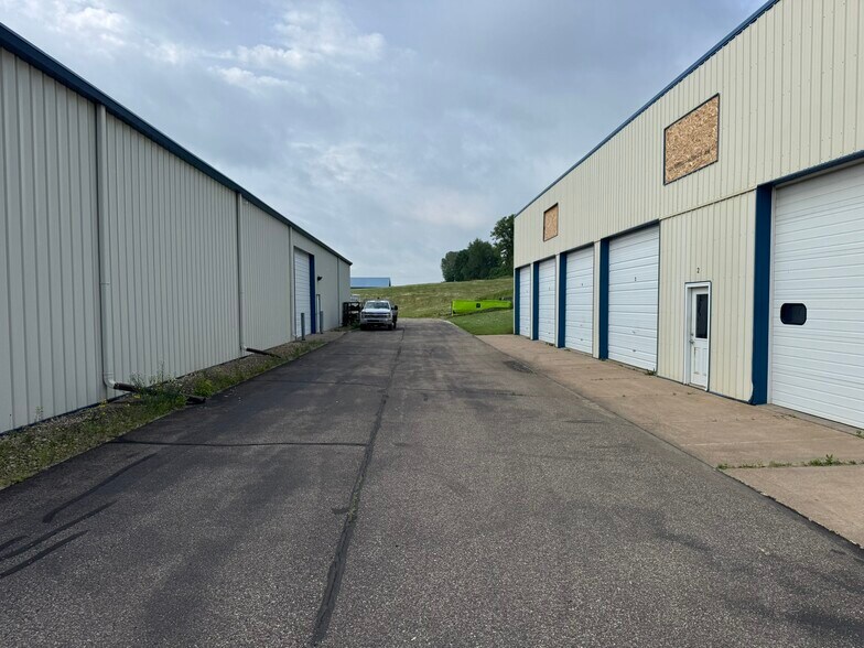 More Photos Of 855 Industrial Dr, Mondovi Distribution For Lease