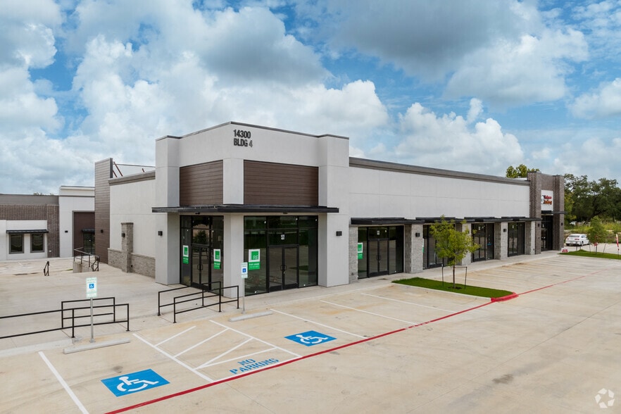 More Photos Of 14300 Ronald Reagan Blvd, Cedar Park Storefront For Sale