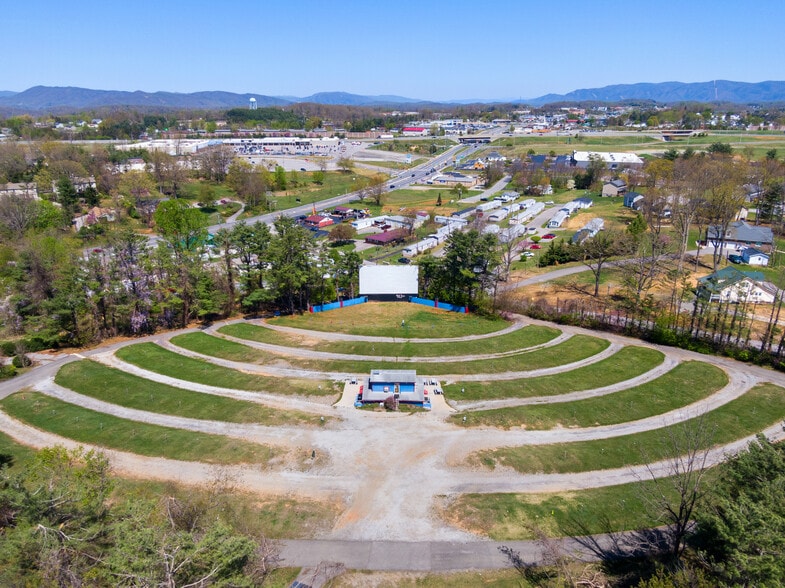 More Photos Of 275 Starlight Dr, Christiansburg Theater Concert Hall For Sale