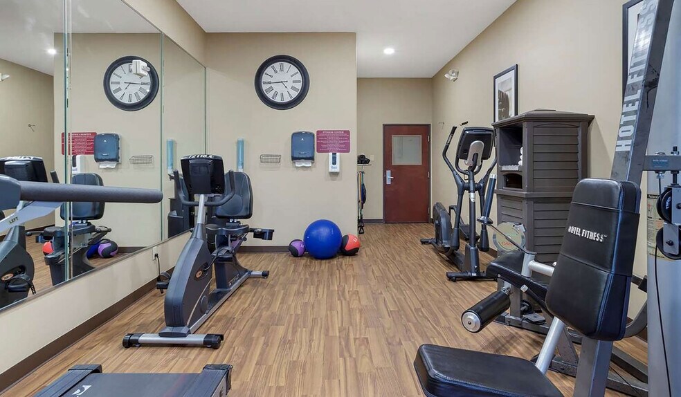 More Photos Of 320 Highway 146 N, Texas City Hotel For Sale