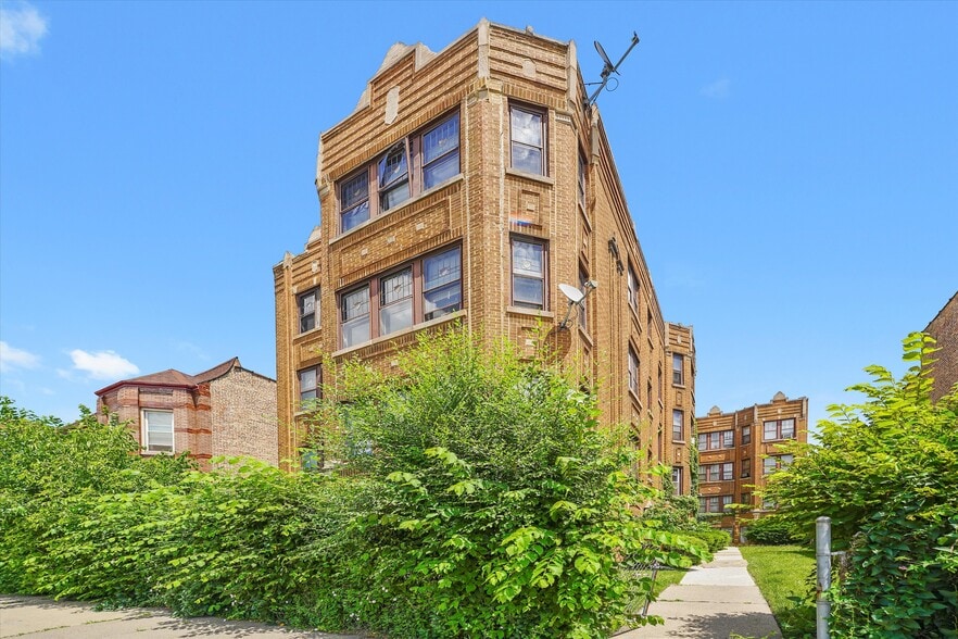Primary Photo Of 11343 S King Dr, Chicago Apartments For Sale