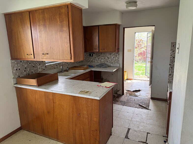 More Photos Of 2900-2904 Maryville Rd, Granite City Religious Facility For Sale