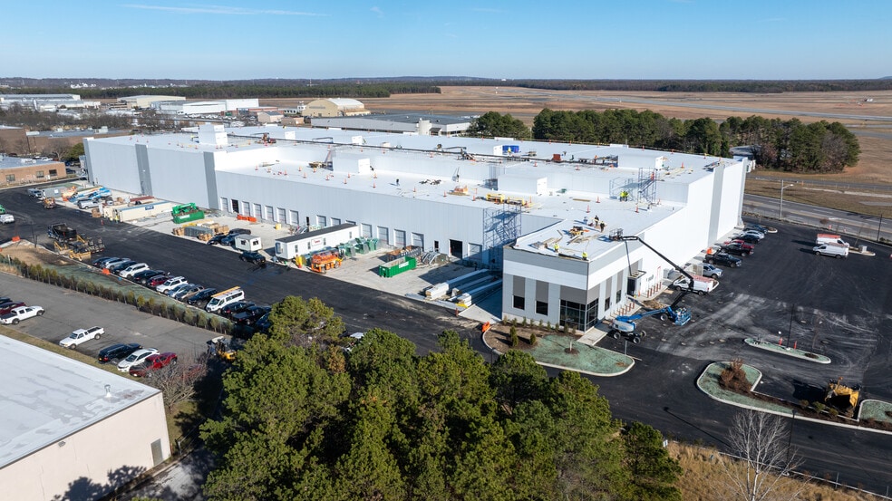 More Photos Of 2100 Smithtown Ave, Ronkonkoma Refrigeration Cold Storage For Lease