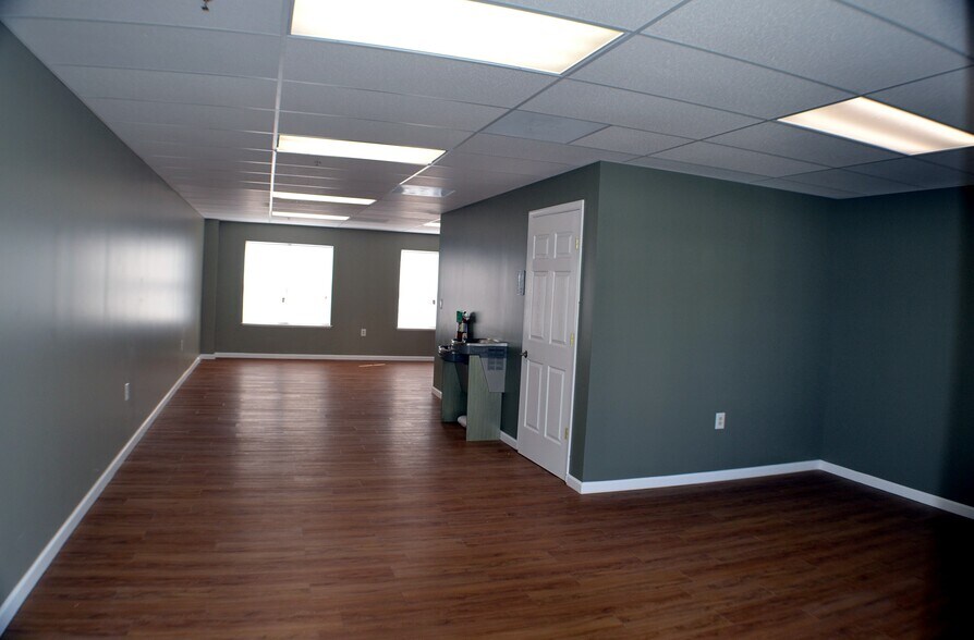 More Photos Of 13895 Hedgewood Dr, Woodbridge Medical For Sale