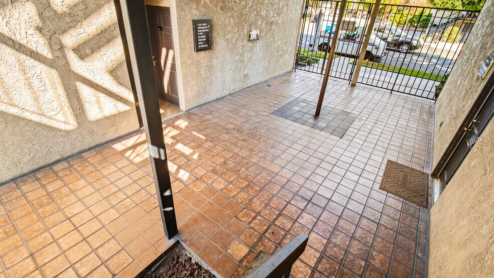 More Photos Of 800 E Wardlow Rd, Long Beach Loft Creative Space For Lease