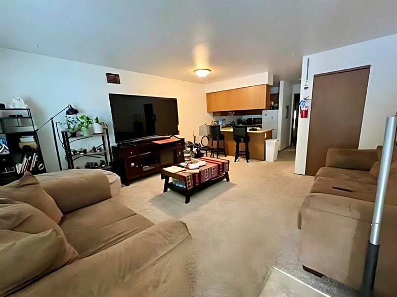 More Photos Of 9000 Stephen Richards Memorial Dr, Juneau Apartments For Sale