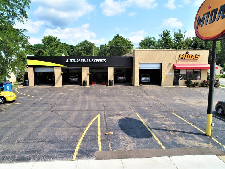 Primary Photo Of 591 S Lapeer Rd, Lake Orion Auto Repair For Sale