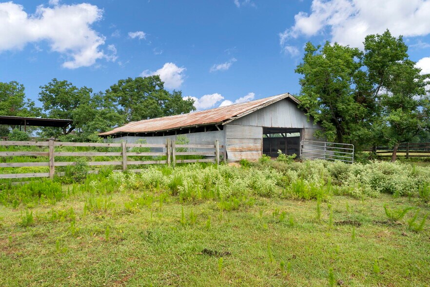 More Photos Of 14630 Hwy 105, Cleveland Land For Sale