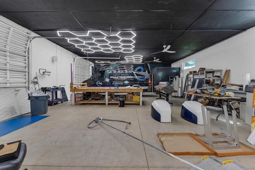 More Photos Of 4611 SW 44th Ave, Dania Warehouse For Lease