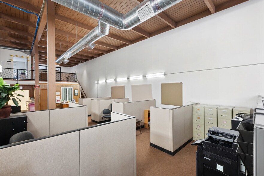 More Photos Of 482 Manor Plz, Pacifica Storefront For Sale