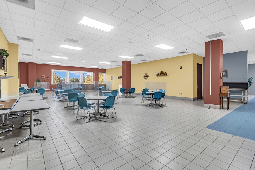 More Photos Of 1658 Bushy Park Rd, Goose Creek Manufacturing For Sale