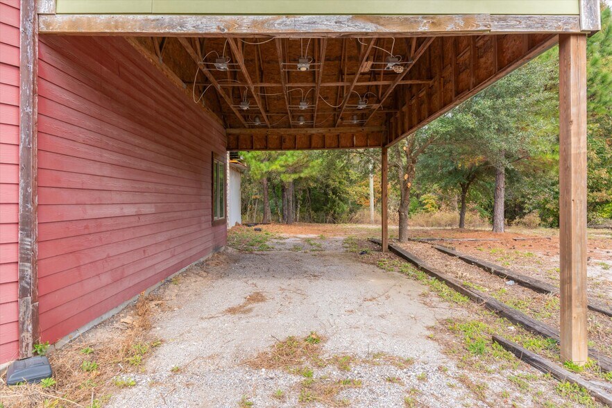 More Photos Of 700 NW Loop 564, Mineola Flex For Sale