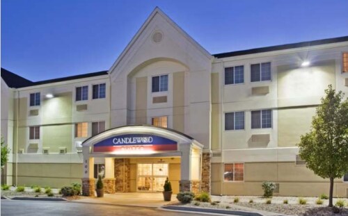 Primary Photo Of 100 Hammons Dr, Junction City Hotel For Sale