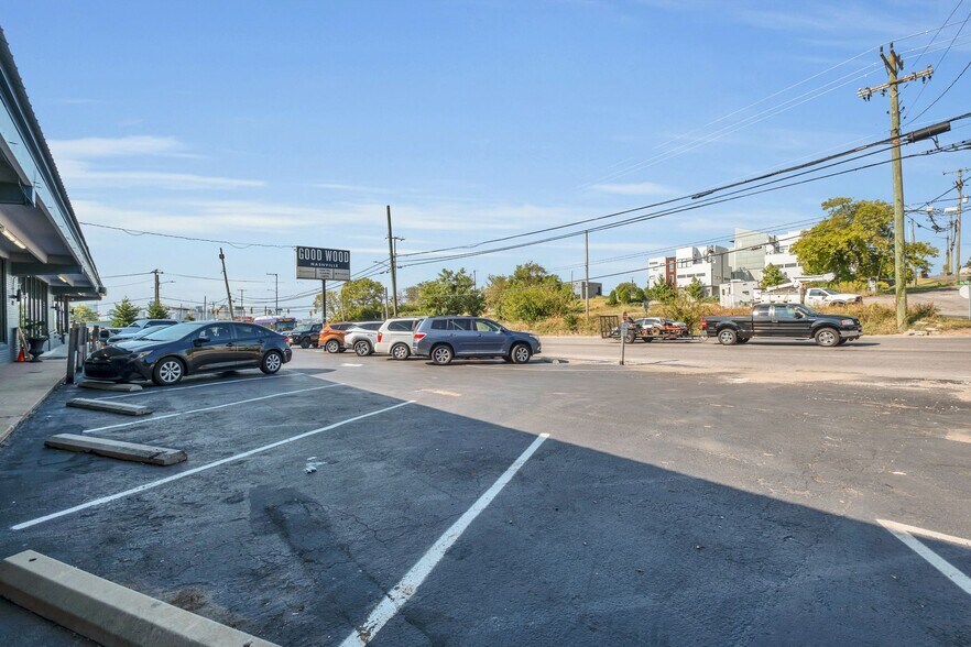 More Photos Of 1305-1311 Dickerson Pike, Nashville Freestanding For Lease