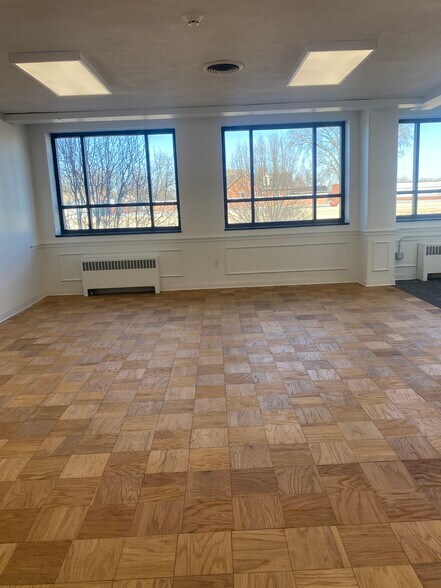 More Photos Of 319 N Wayne St, Piqua Loft Creative Space For Lease