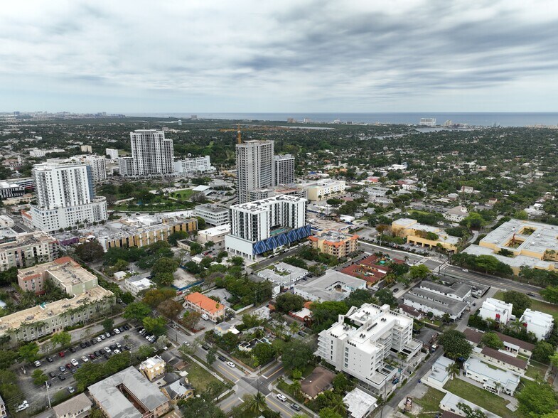 More Photos Of 418 S Federal Hwy, Hollywood Hotel For Sale