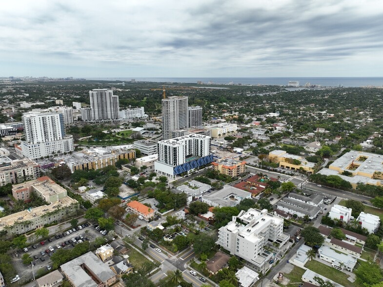 More Photos Of 418 S Federal Hwy, Hollywood Hotel For Sale