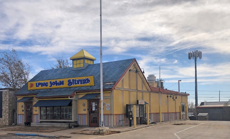 Primary Photo Of 1918 E 8th St, Odessa Fast Food For Sale