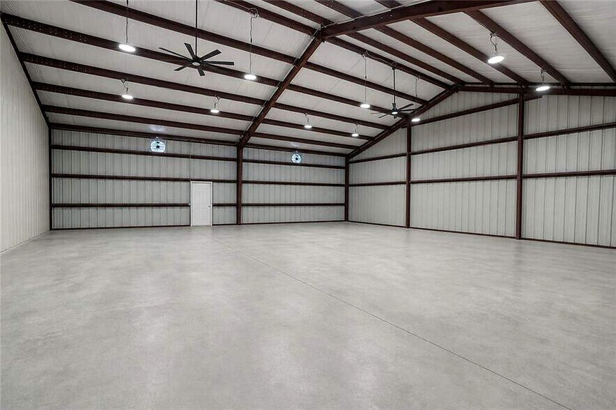 More Photos Of 613 Tallapoosa St W, Bremen Flex For Lease