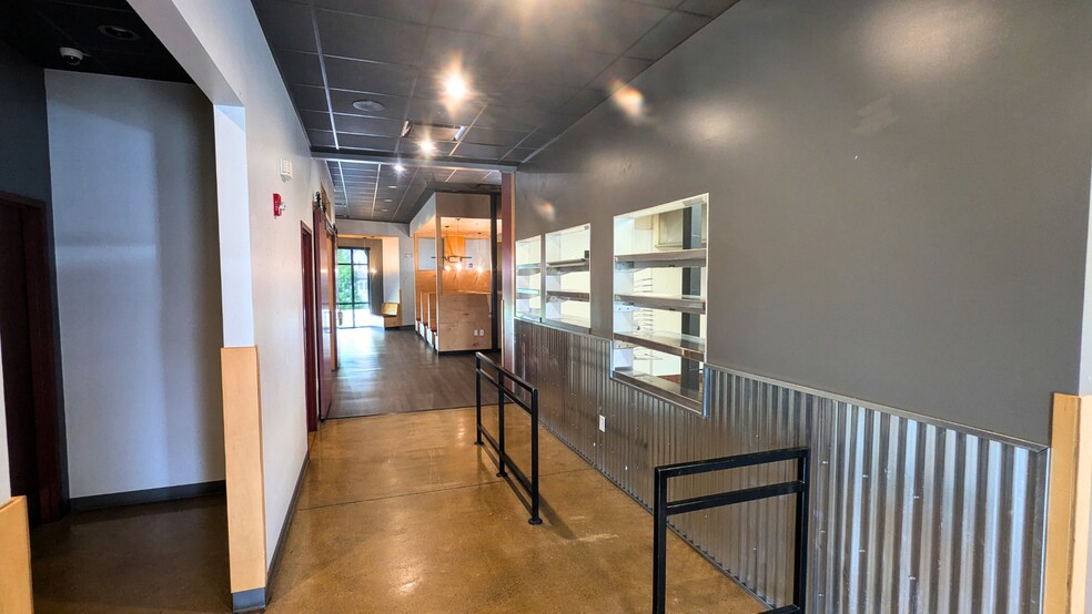 More Photos Of 1285 S College Mall Rd, Bloomington Storefront For Lease