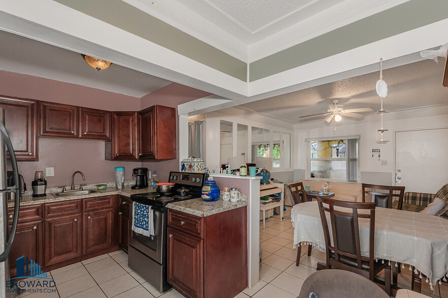 More Photos Of 255 SW 15th St, Dania Beach Apartments For Sale