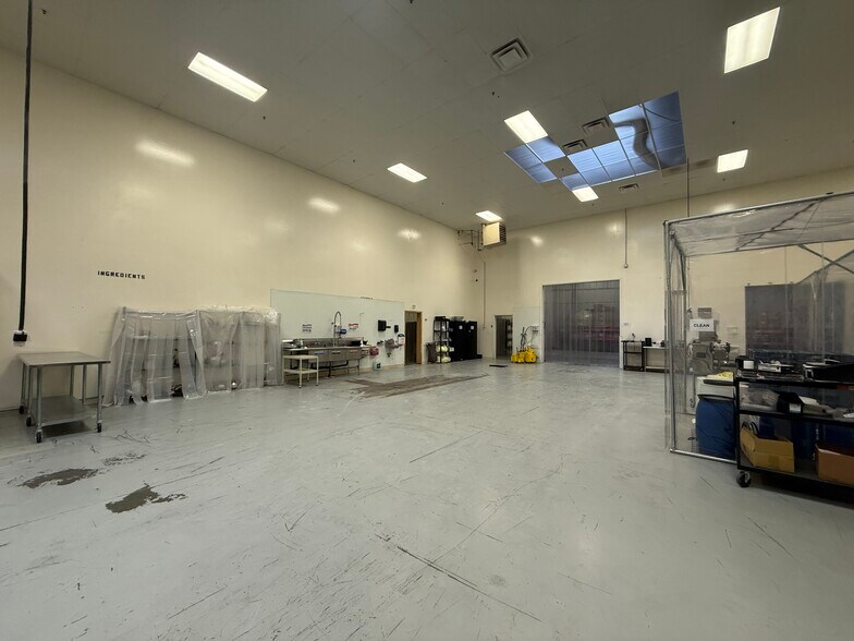 More Photos Of 930 N 1430 W, Orem Manufacturing For Lease