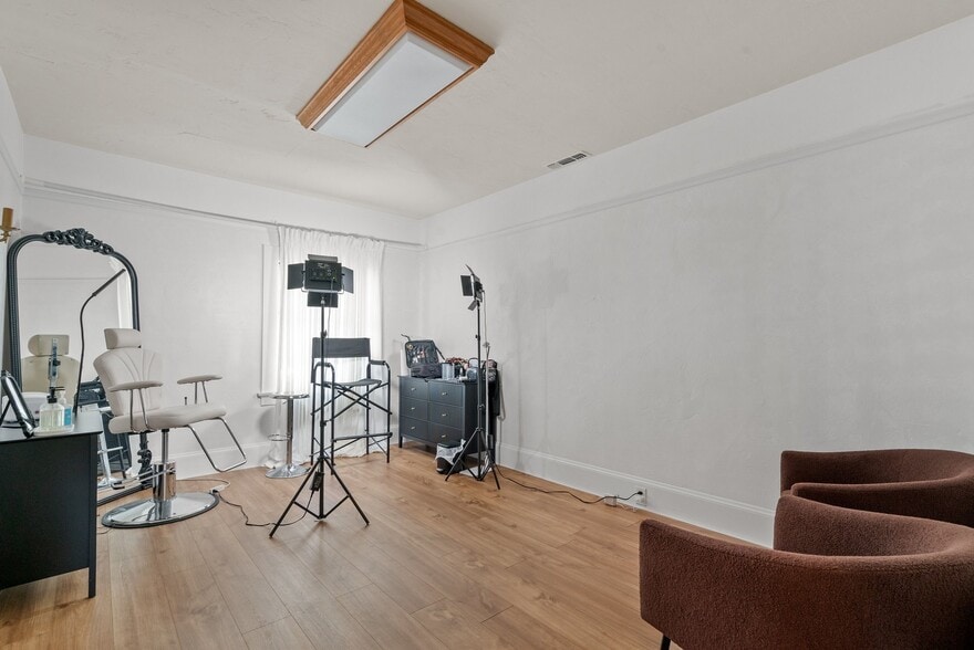 More Photos Of 217 E Lake Ave, Watsonville Office For Sale