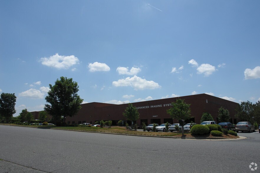 More Photos Of 10617 Southern Loop Blvd, Pineville Light Manufacturing For Lease