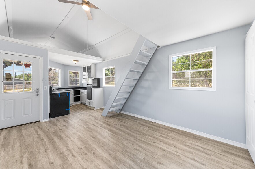 More Photos Of 9130 Rebecca Creek Rd, Spring Branch Specialty For Sale