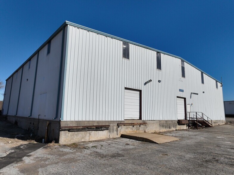 Primary Photo Of 519 W Dewey Ave, Sapulpa Manufacturing For Lease