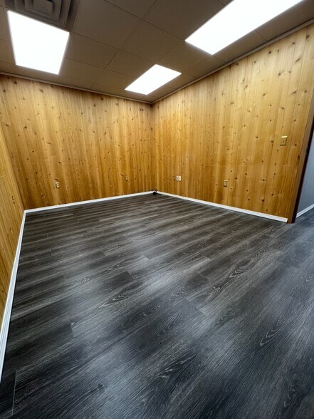 More Photos Of 5503 18th Ave, Kenosha Warehouse For Lease