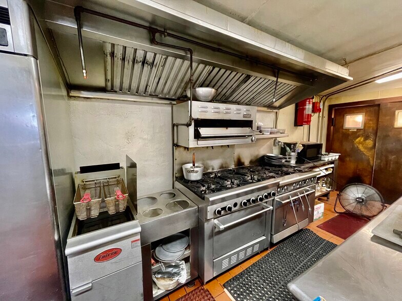 More Photos Of 2850 State Route 17K, Middletown Restaurant For Sale