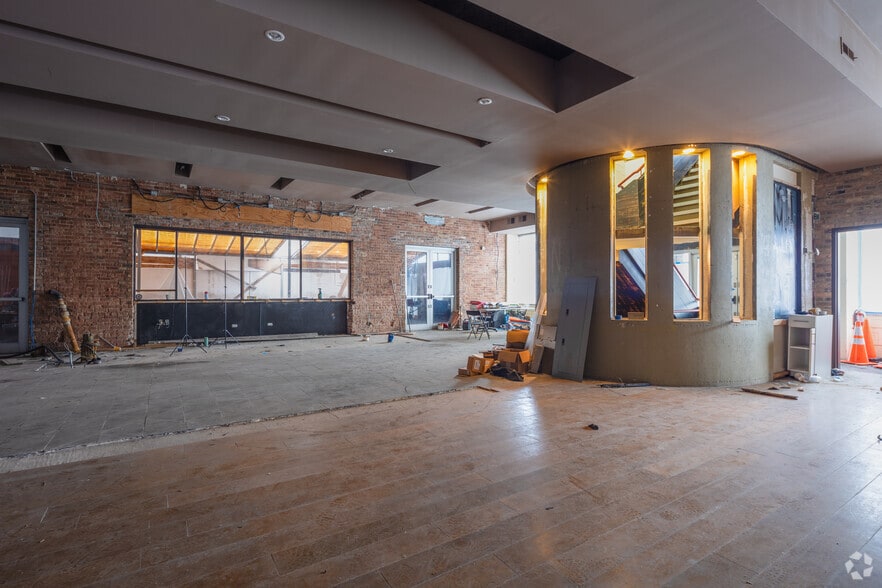 More Photos Of 1113 W Randolph St, Chicago Storefront Retail Residential For Sale