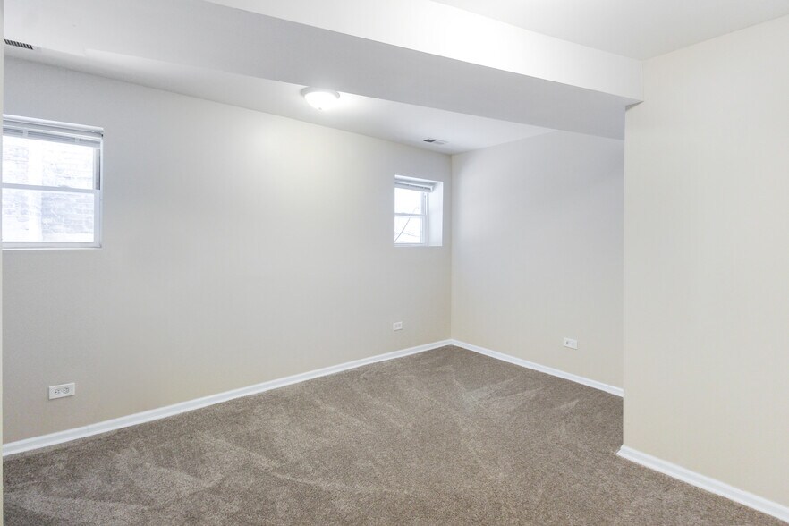 More Photos Of 6731 S Chappel Ave, Chicago Apartments For Sale