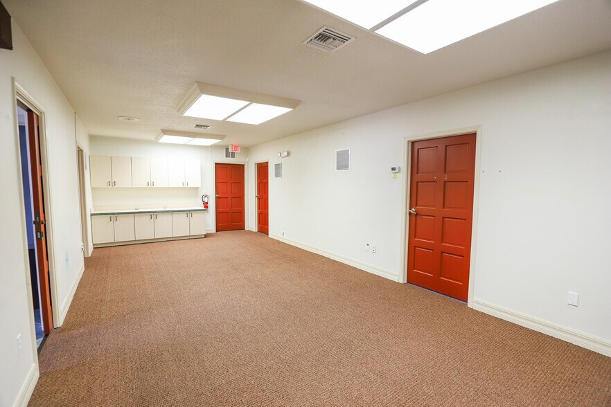More Photos Of 305 SE 2nd Ave, Gainesville Office For Lease