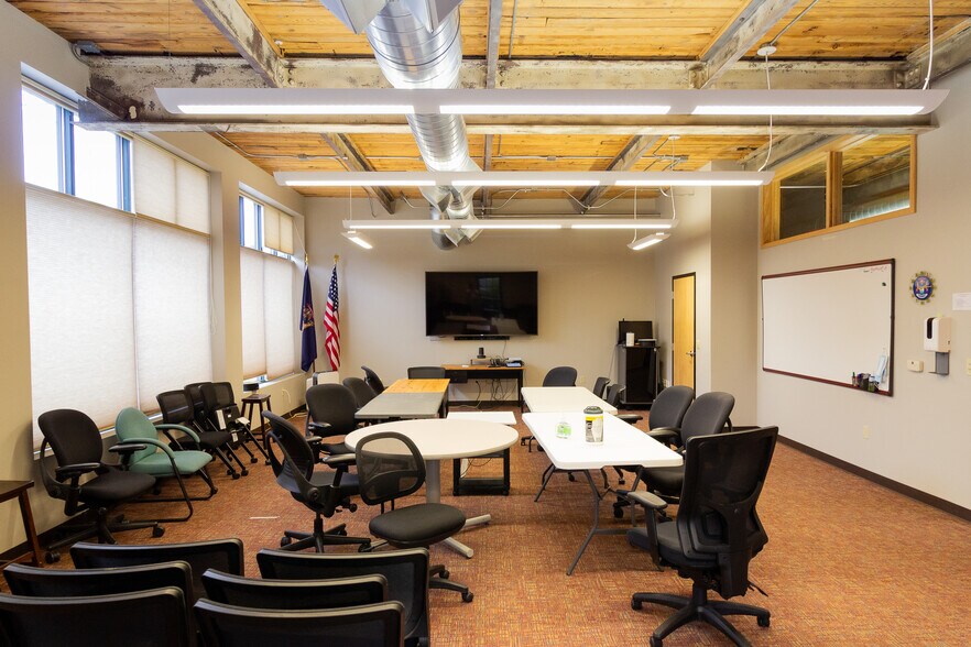 More Photos Of 1213 Center St, Lansing Medical For Sale