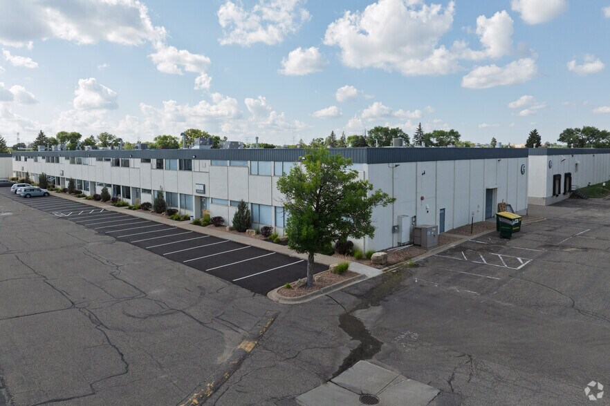 More Photos Of 2010 E Center Cir, Plymouth Warehouse For Lease