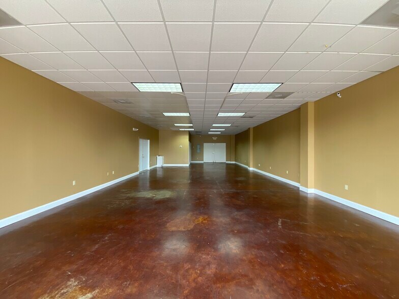 More Photos Of 1208A Helton Dr, Florence General Retail For Lease