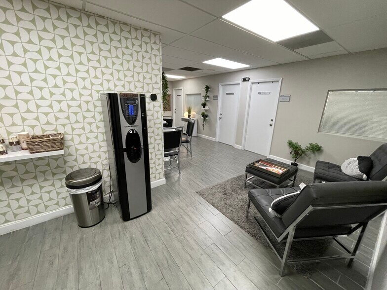 More Photos Of 501 Golden Isles Dr, Hallandale Beach Office For Lease