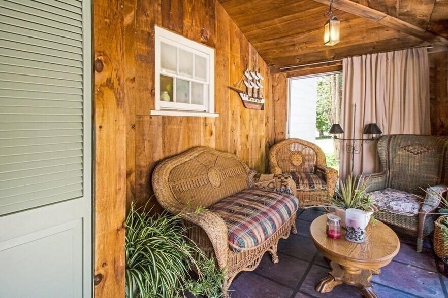 More Photos Of 18 Sargent St, Cherry Valley Flex For Sale