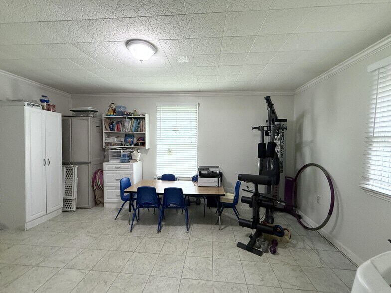 More Photos Of 608 S Pine St, Cabot Flex For Sale