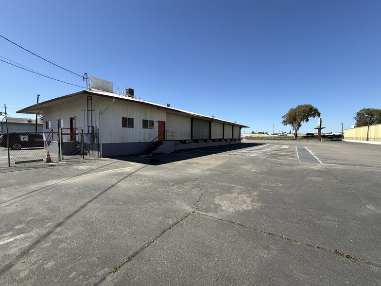 More Photos Of 1455 Lone Palm Ave, Modesto Warehouse For Lease